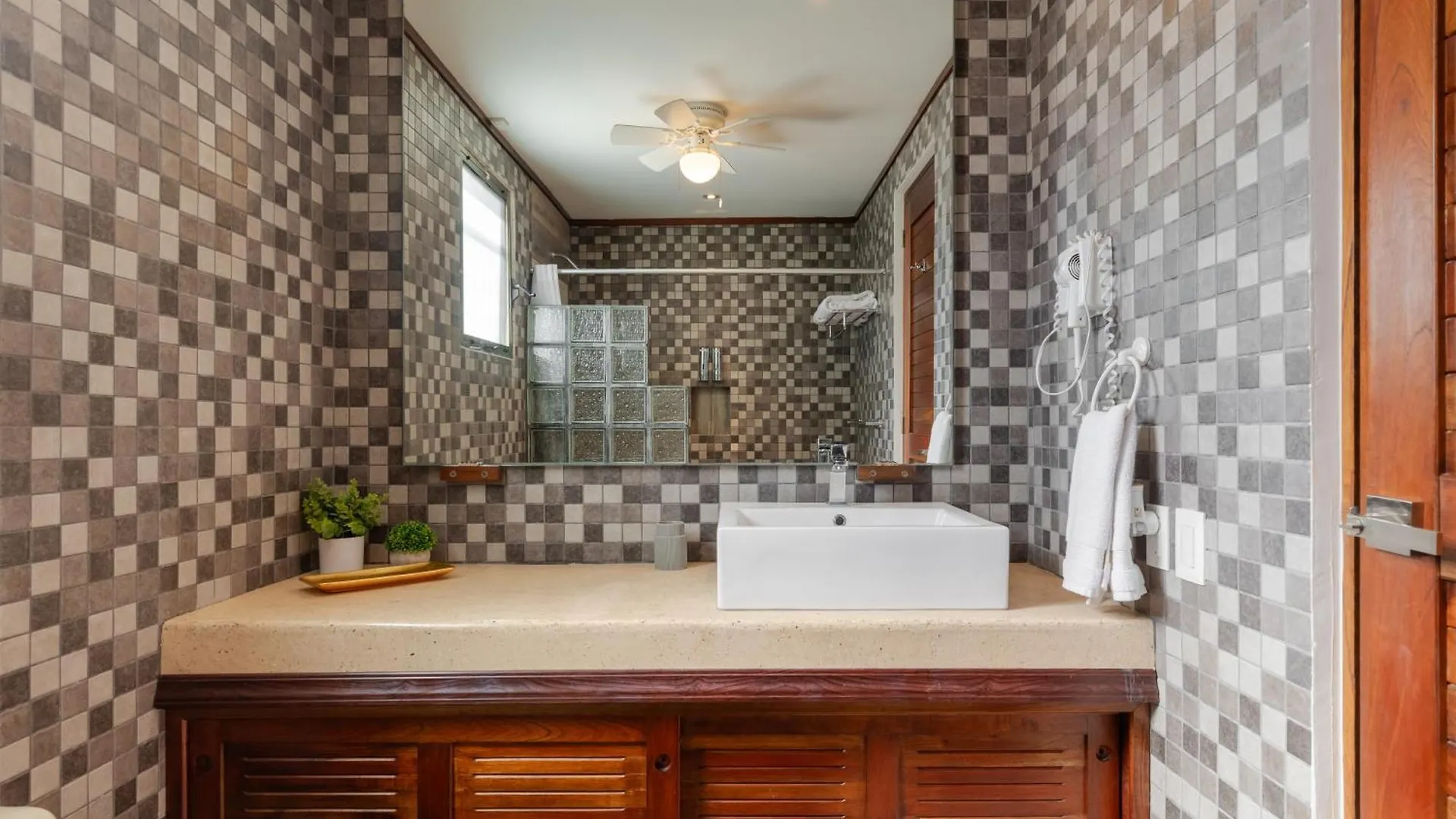 Vila Casa Seven Ocean Front With Private C Hef Included Isla Mujeres Mexiko